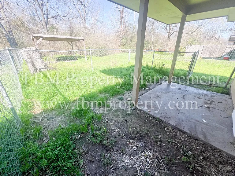 221 Highland Ave #A — Photo 14