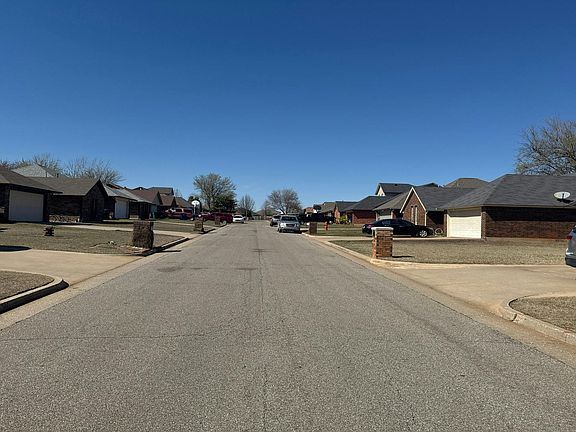 5th image of 604 Greenfield Dr