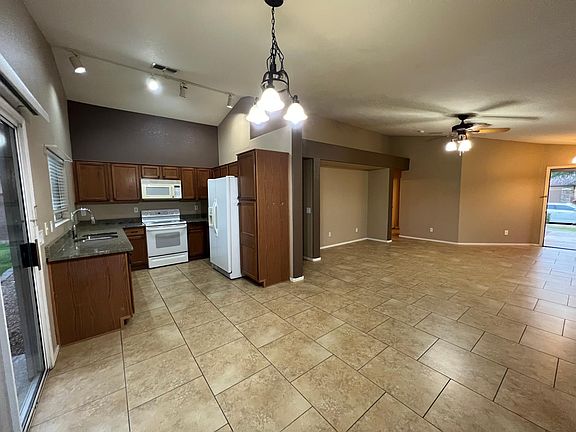 3rd image of 9328 E Lobo Ave