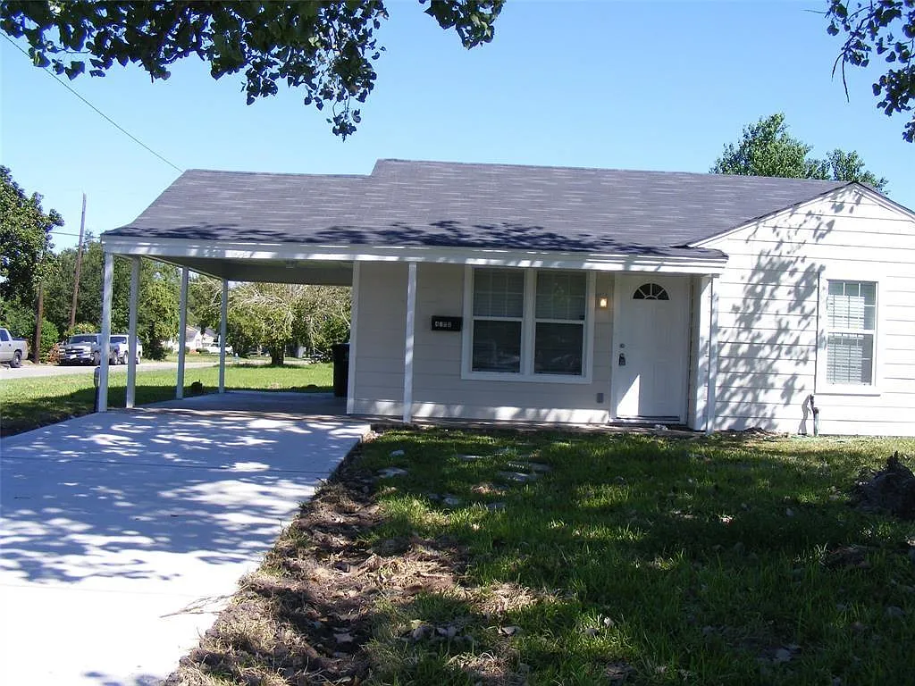 3 bed, 1.0 bath, 1064 sqft, $1,500 — Photo 1