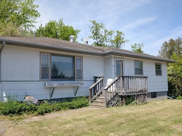 211 2nd St SE, Cook, MN 55723