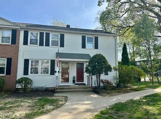 445 Sylvan Knoll Rd, Stamford, CT 06902