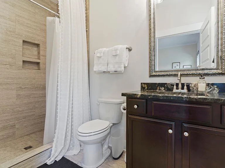 105B McCall St — Photo 98