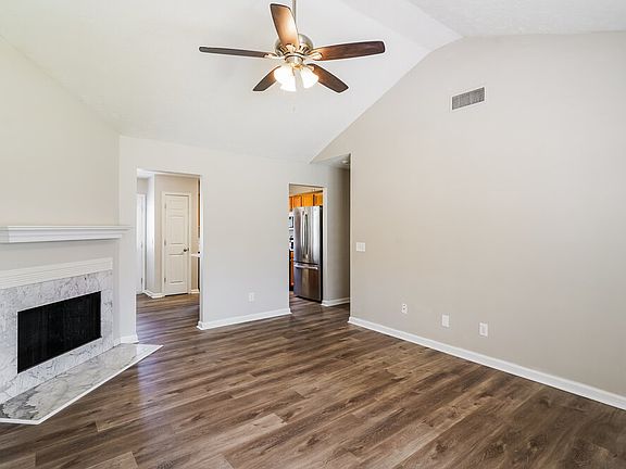 3rd image of 864 Lavergne Ln