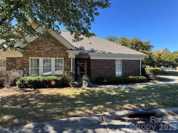2615 Circa Dr, Matthews, NC 28105