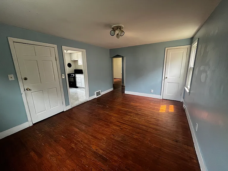 117 Wyoming Ave — Photo 3