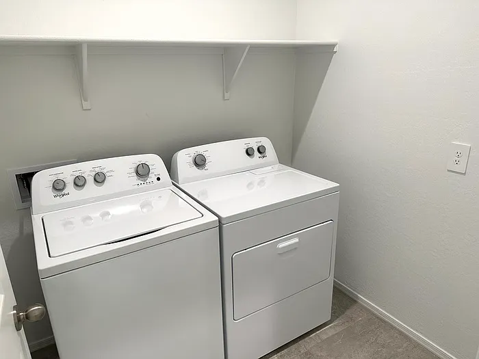 1567 E Fletcher Dr — Photo 18