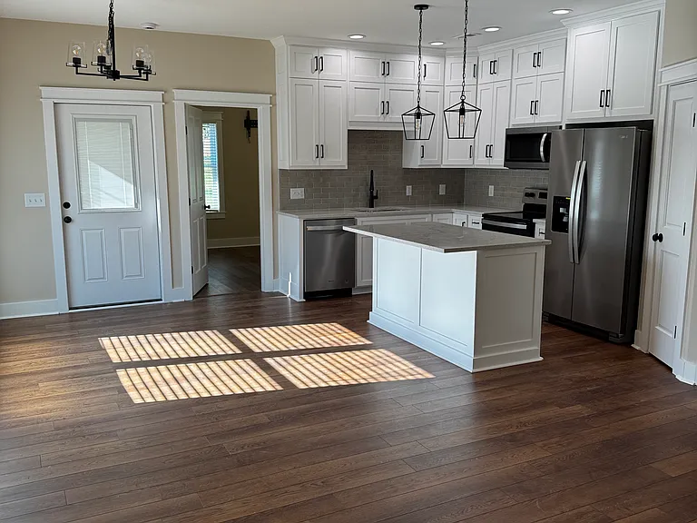 421 Reeves Ave — Photo 13
