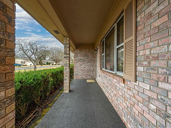 4th image of 1524 Pinehurst Dr