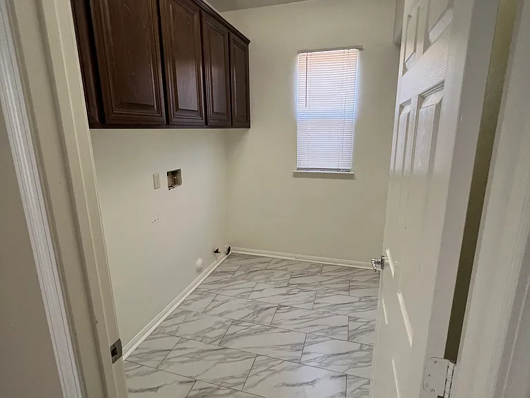 9714 Oporto Way — Photo 24