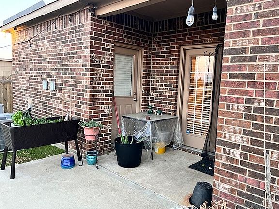 3rd image of 1906 Wooley Way