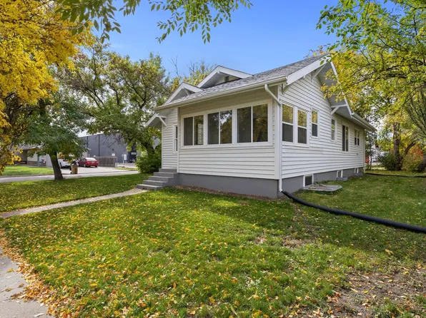 801 1st St NW, Minot, ND 58703