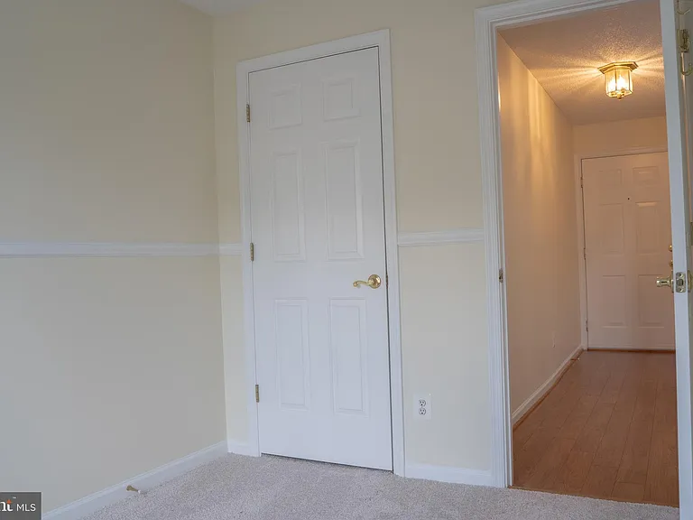 12101 Greenwood Ct #301 — Photo 35