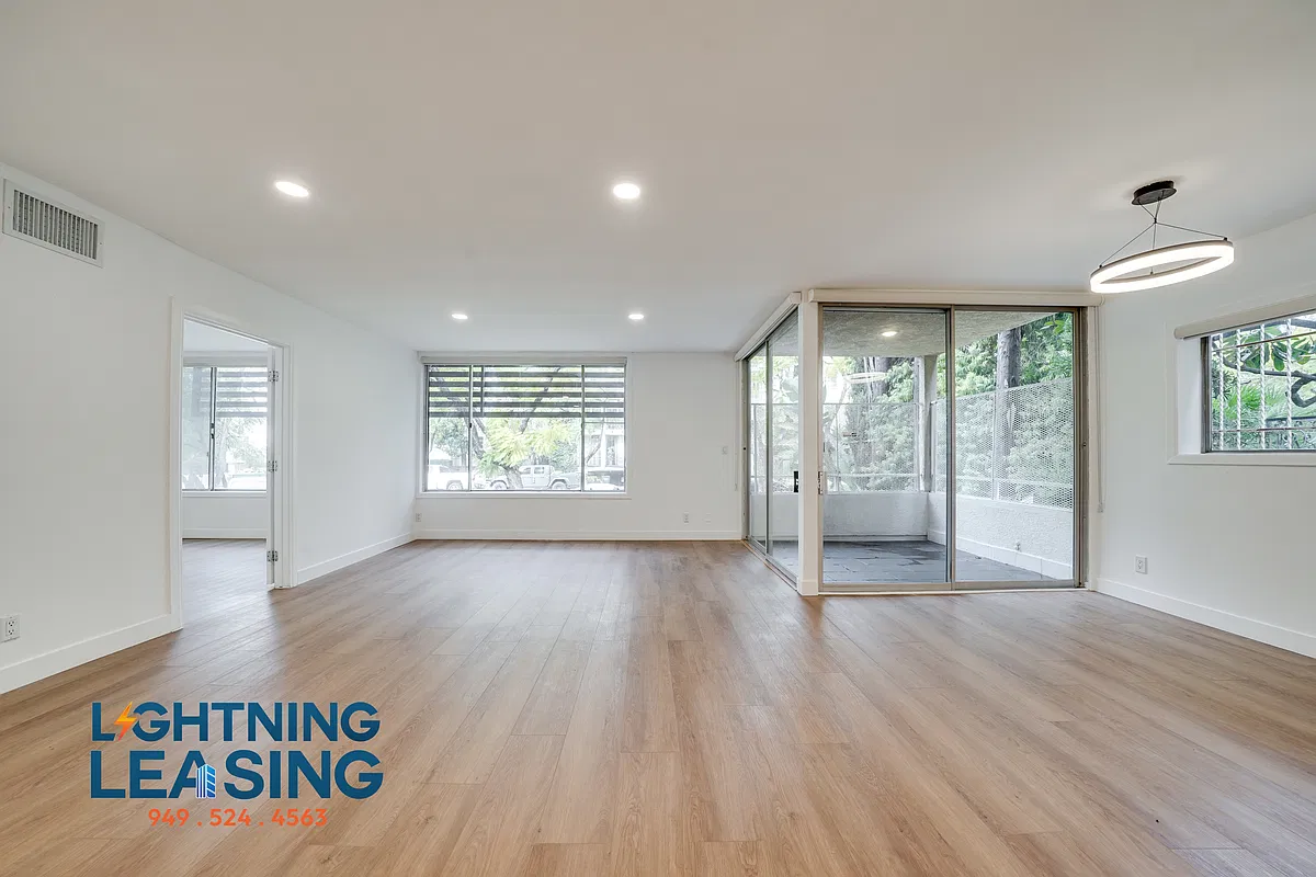 Building Photo - 408 N Palm Dr #101