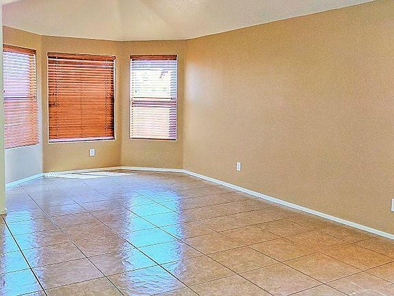 Living Room / Dining Room