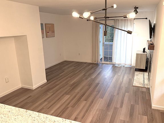 5th image of 601 12th Ave NW APT A4