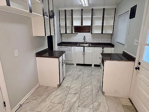 3rd image of 813 14th Ave