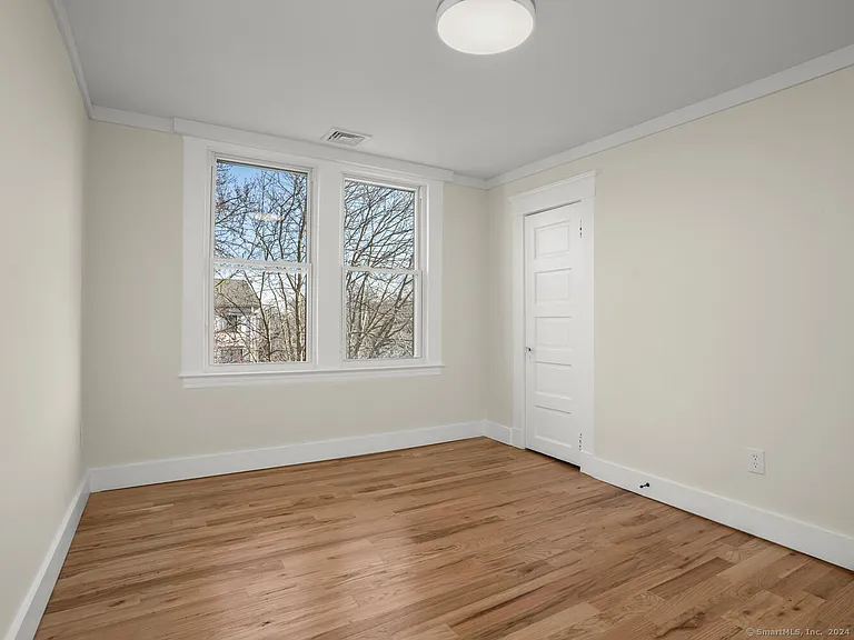 101 Noble Ave — Photo 10