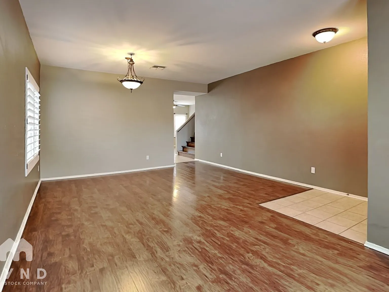 4 bed, 2.5 bath, 2370 sqft, $2,410 — Photo 3