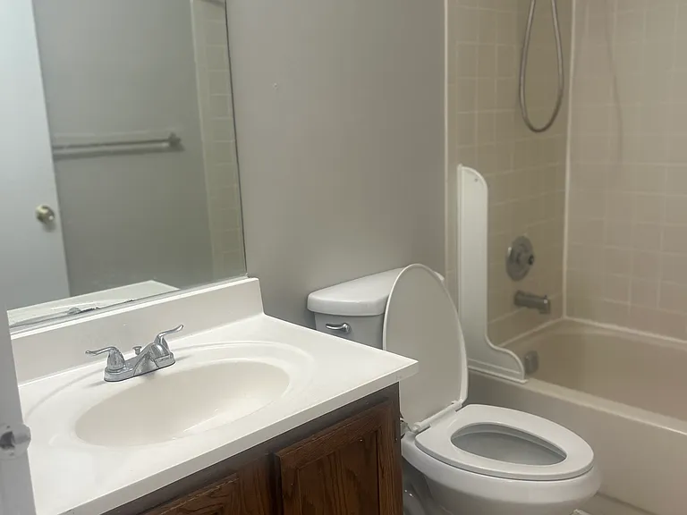 531 Clubhouse Ct #12 — Photo 10