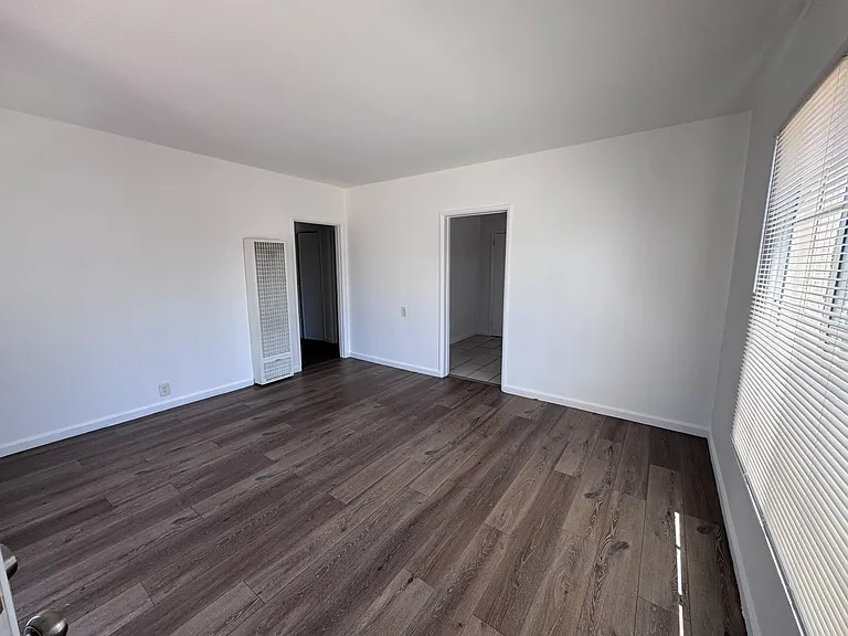 2131 E 119th St #2135 — Photo 4