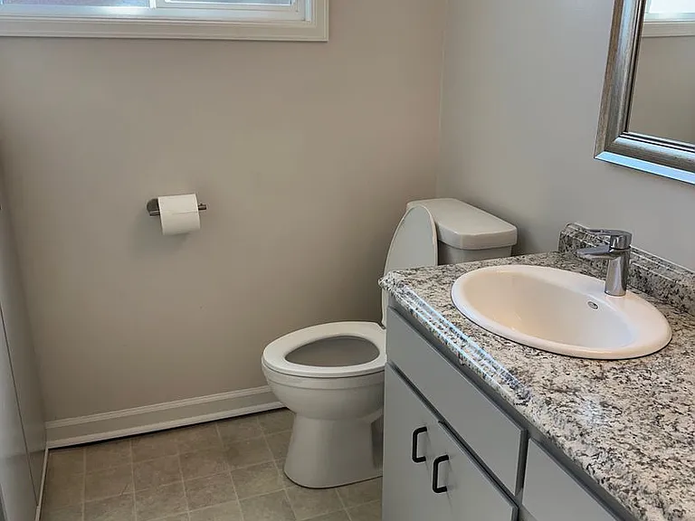 2265 Vassar Dr — Photo 6