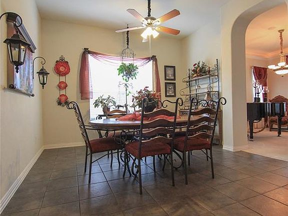 5th image of 703 Walnut Hollow Dr