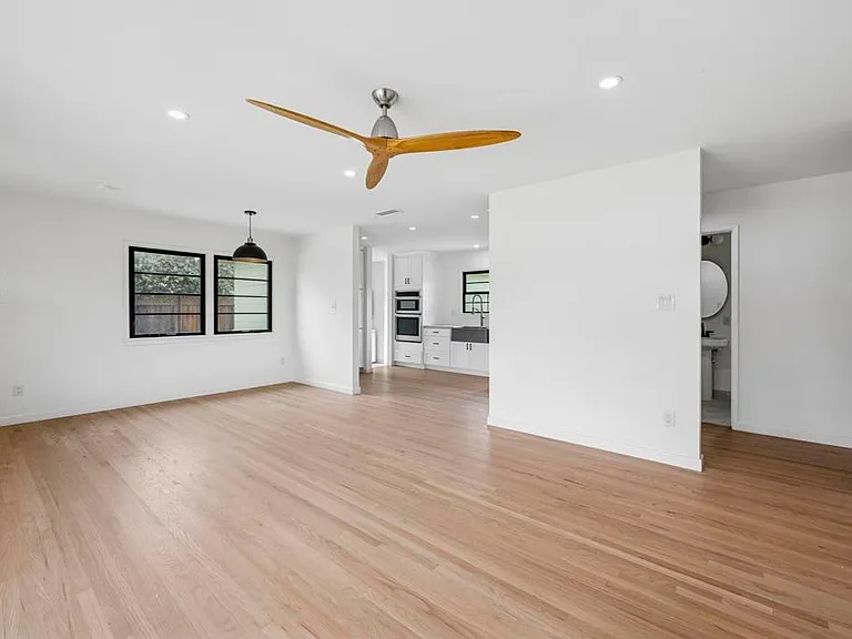 1061 Buena Vista Way — Photo 15