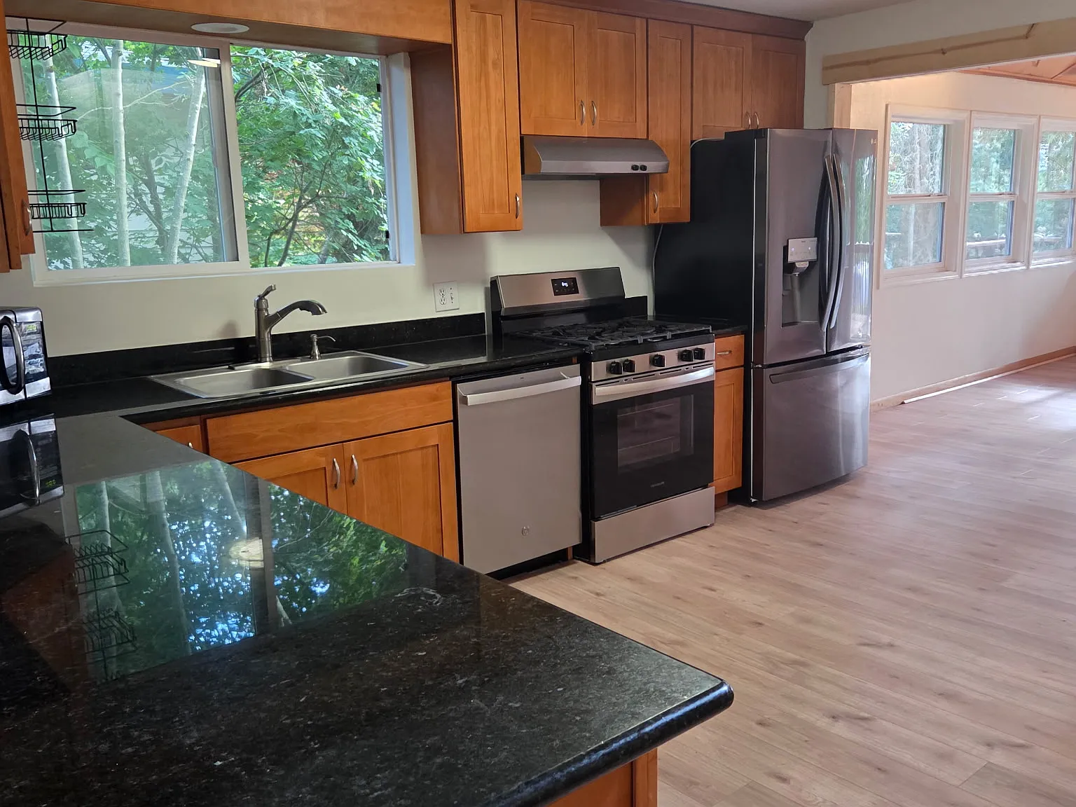 3 bed, 1680 sqft, $4,195 — Photo 4