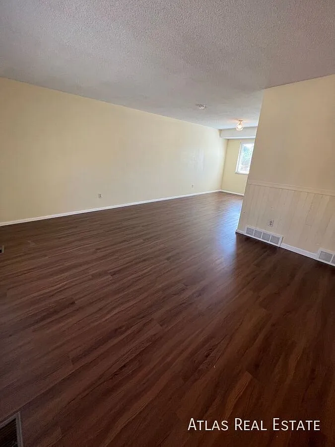 Coming Soon Fantastic Updated 4 Bed 2 Bath Home In Rustic Hills With Ac!! — Photo 2