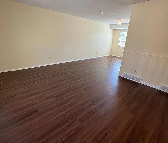 5345 Waddell Ave — Photo 2