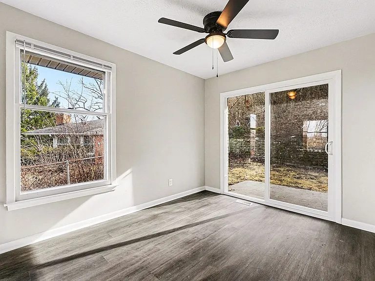 334 Hyde Park Dr — Photo 26