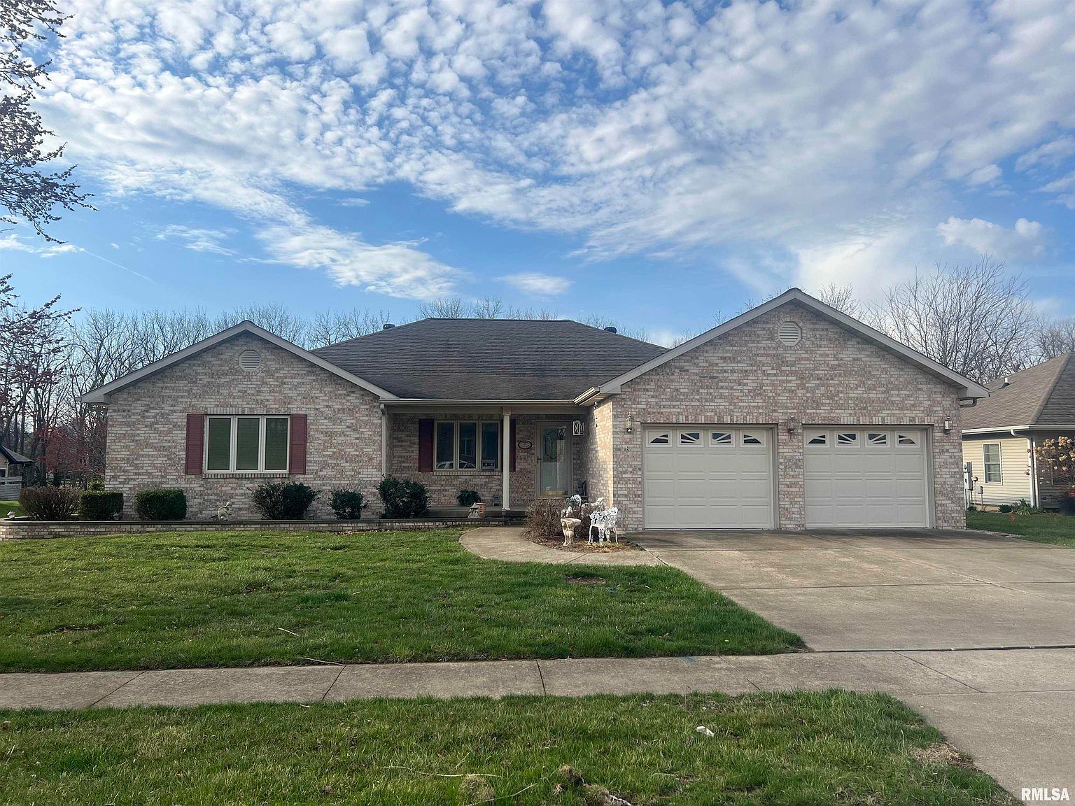 65 Alice Dr, Jacksonville, IL 62650 | Zillow