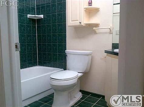 4th image of 607 NE 17th Pl