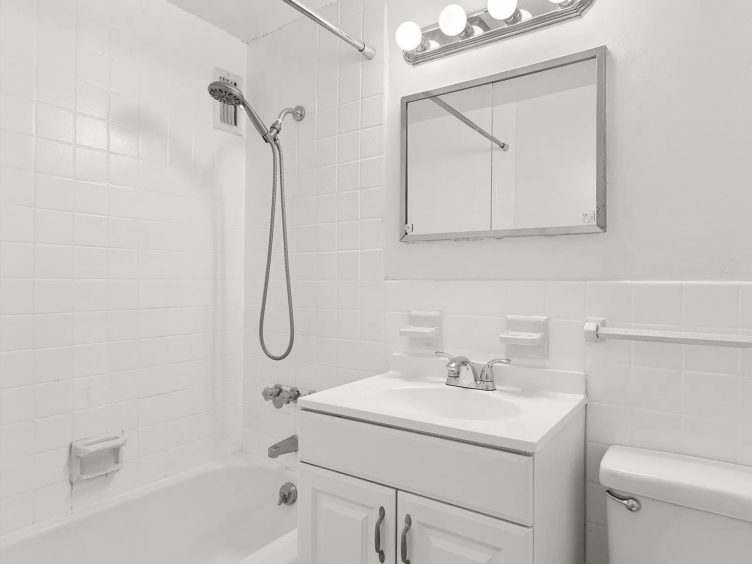 333 East 46th Street — Photo 4