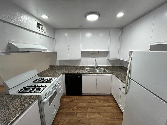 2nd image of 1300 N Fairfax Ave APT 104
