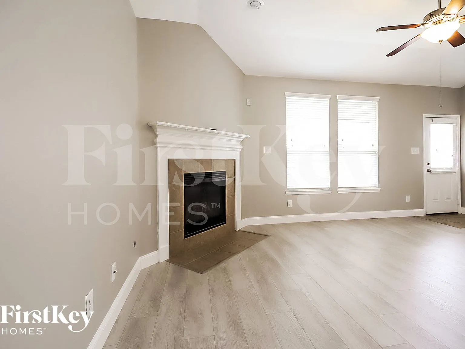 4 bed, 3.5 bath, 2863 sqft, $2,790 — Photo 2