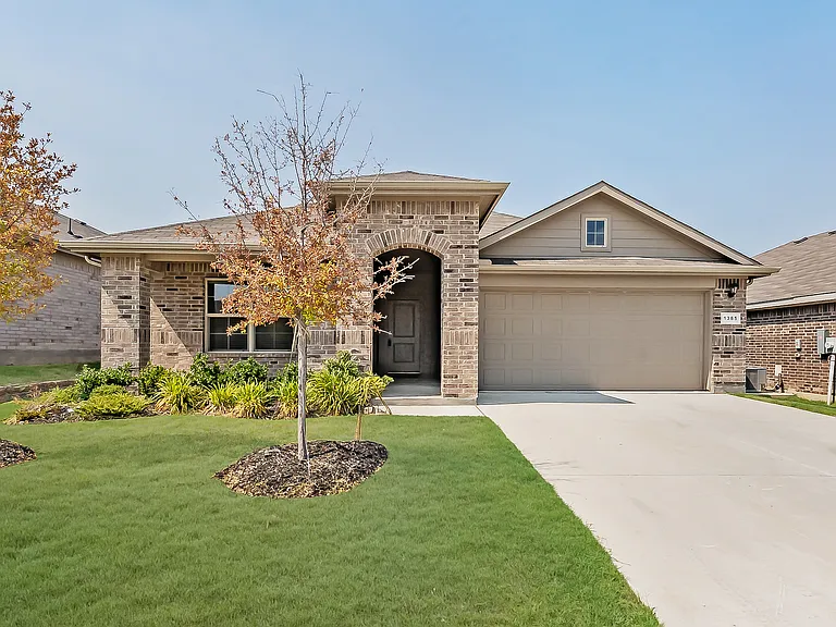 1385 Dillard Creek Dr — Photo 1