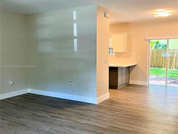 4th image of 2731 NE 3rd Dr Unit 105