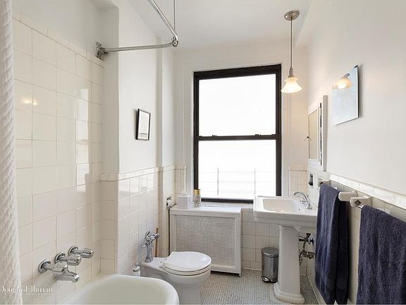 4th image of 175 W 73rd St APT 6A