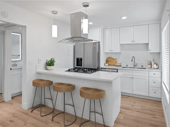 1422 Cabrillo Park Dr APT F, Santa Ana, CA 92701