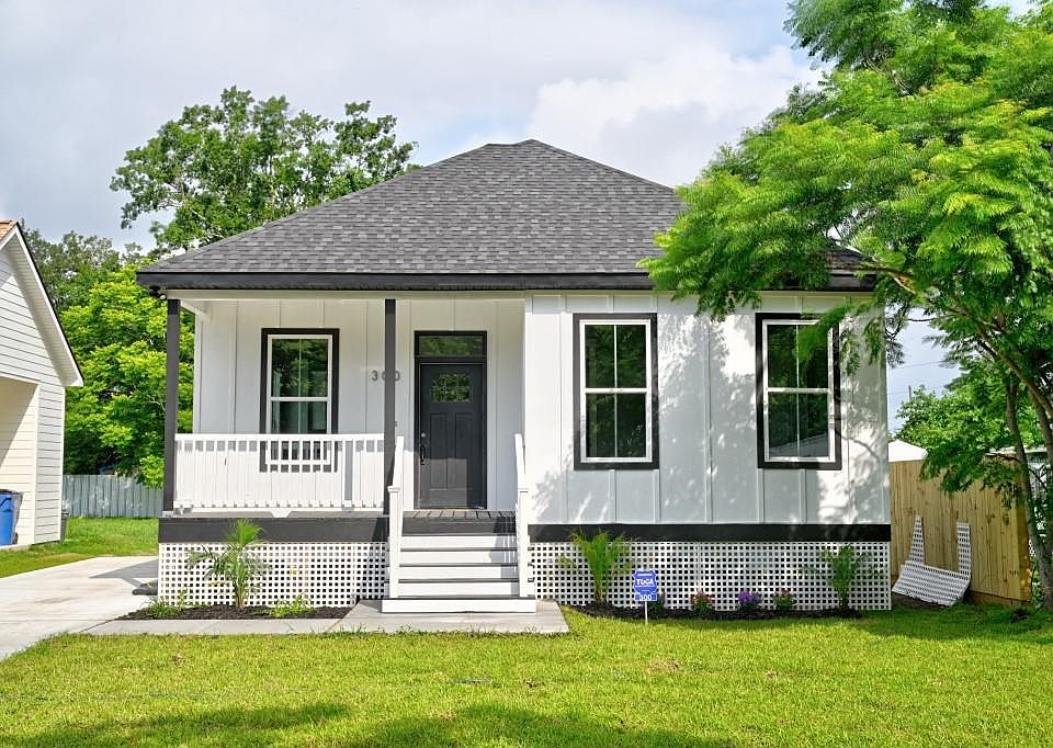 1st image of 300 Marmandie Ave