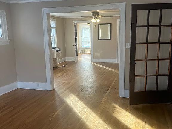 2nd image of 612 N Hartwell Ave