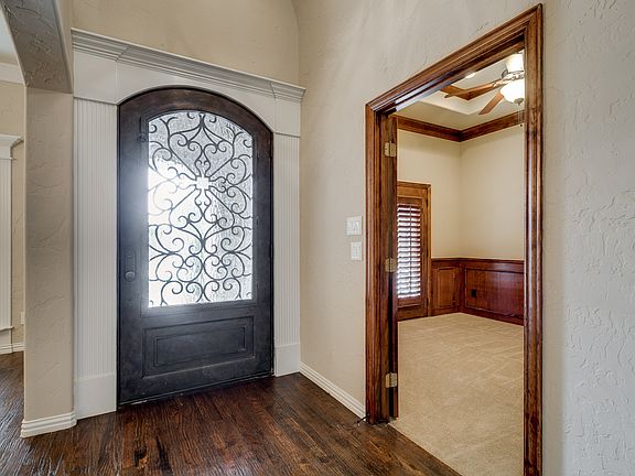 2nd image of 8109 Seville Dr