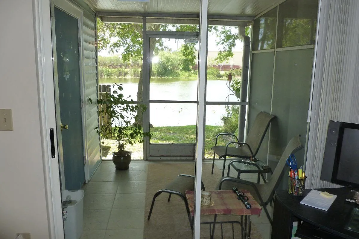 2 bed, 2.5 bath, 1092 sqft, $1,845 — Photo 2