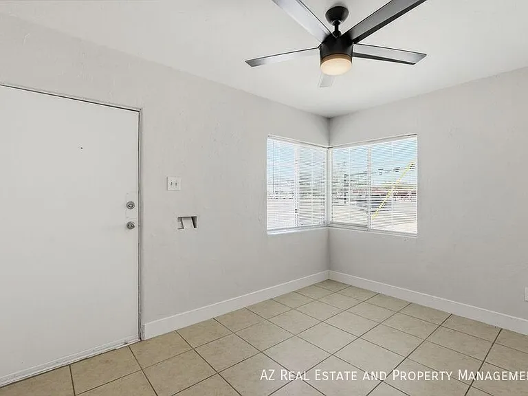 1038 N 16th St — Photo 14