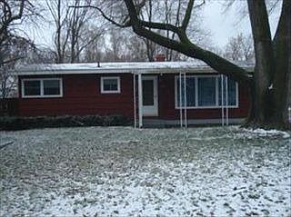 1st image of 122 Carleton Dr S