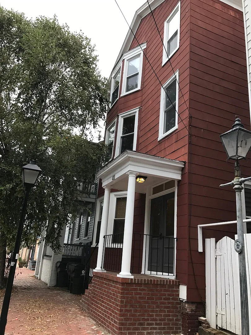 422 London St Portsmouth — Photo 3