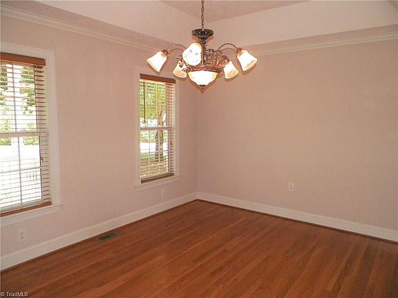3rd image of 169 Sandy Creek Ln