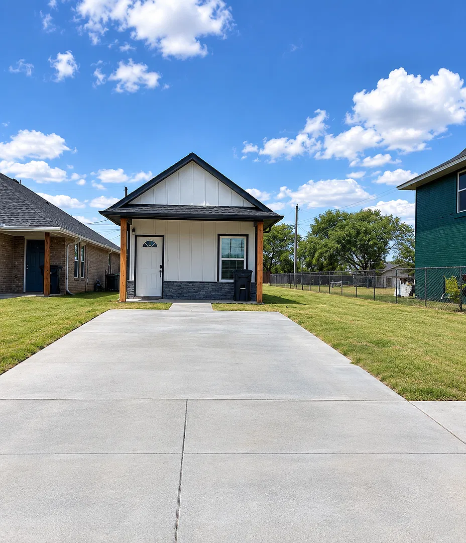 Cozy 2-Bedroom Cottage for Rent in Lawton, OK — Photo 1